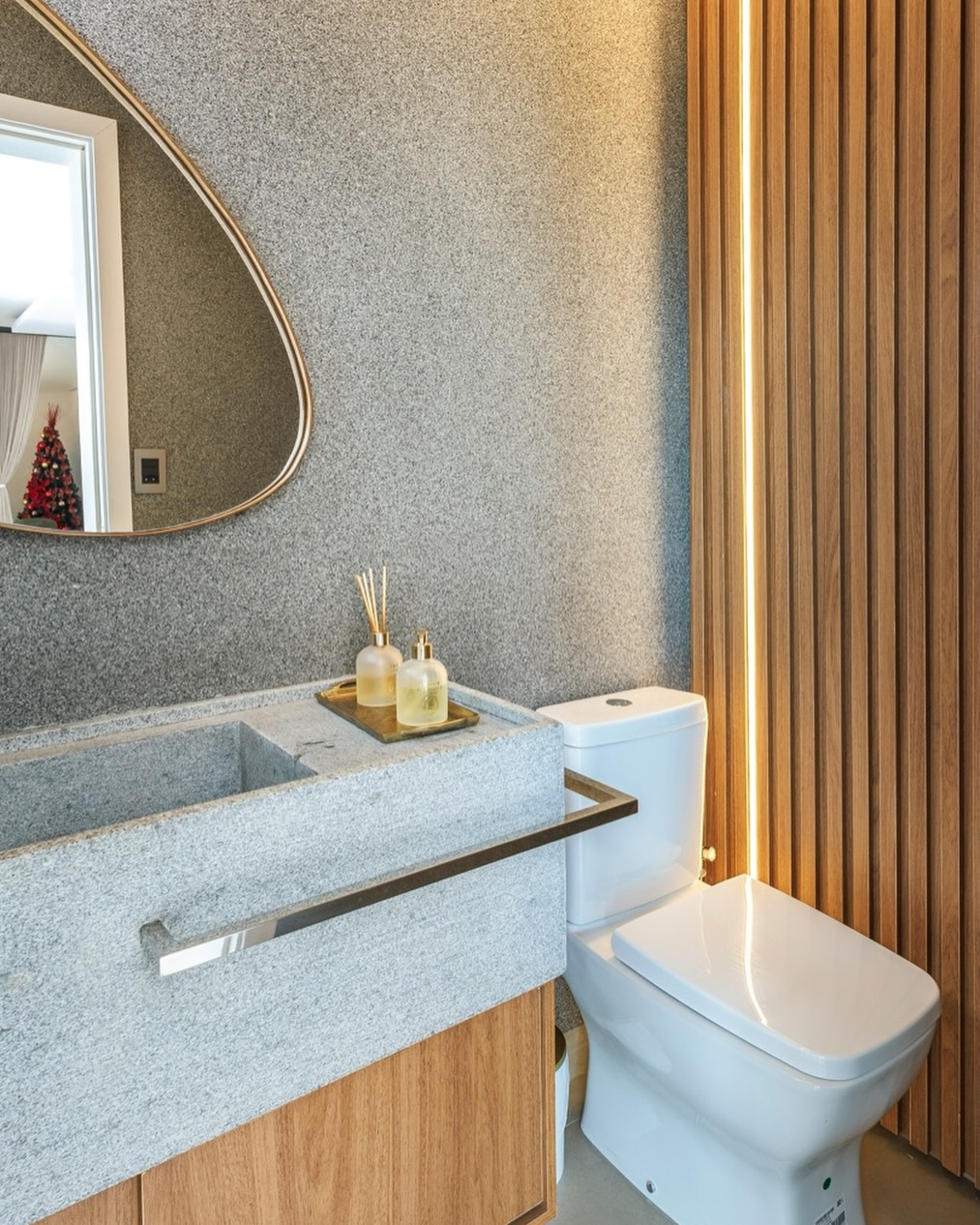 Lavabo com marcenaria ripada